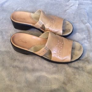 Clarks Tan Sandals “Rivelin”